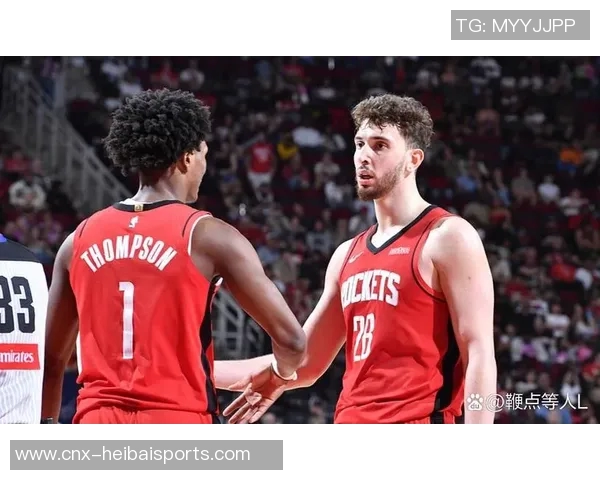 尼克斯与火箭激战正酣NBA赛场上演精彩对决引发球迷热议